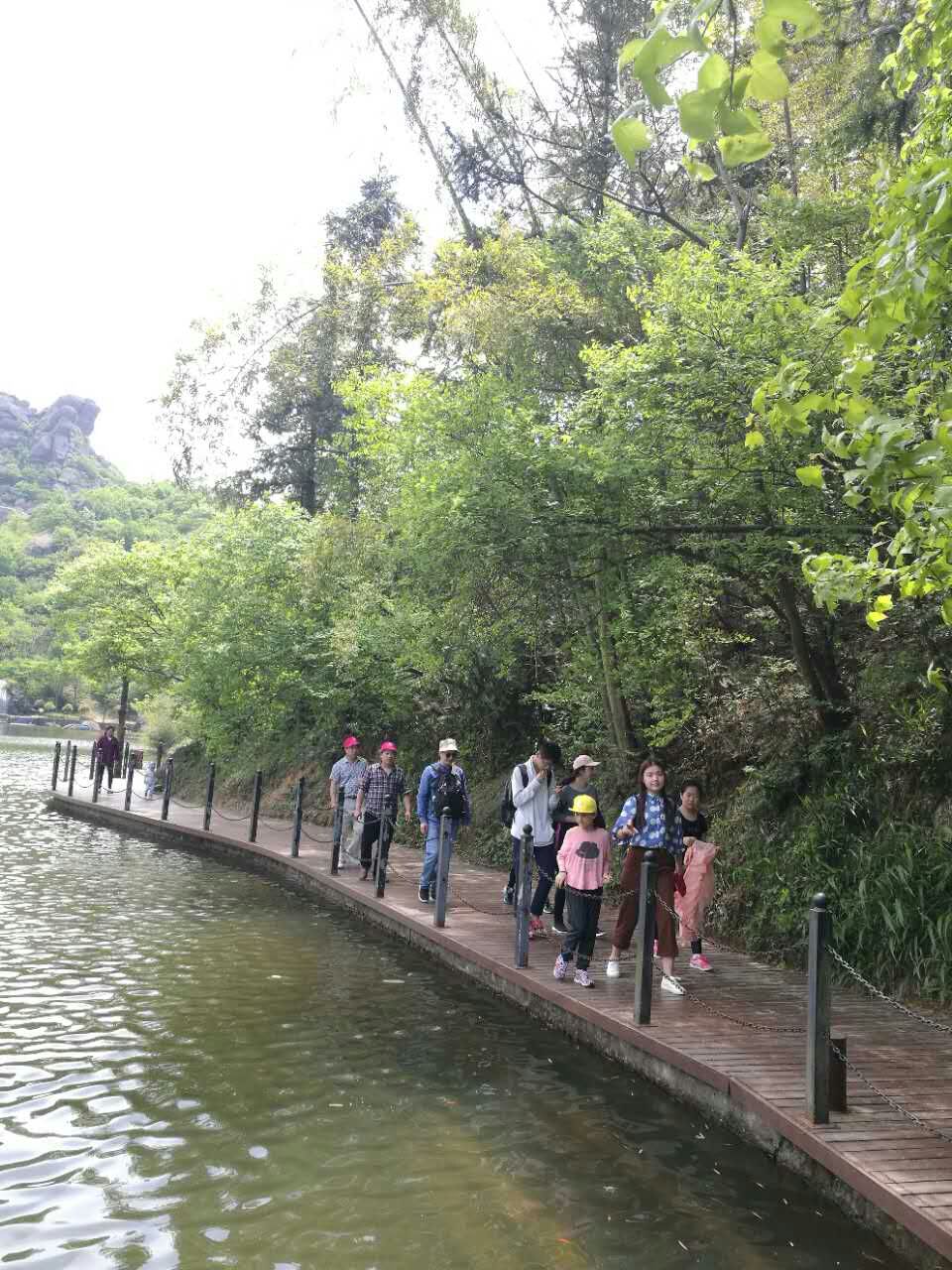 ag九游会装饰巨石山两日游之登山游览巨石山